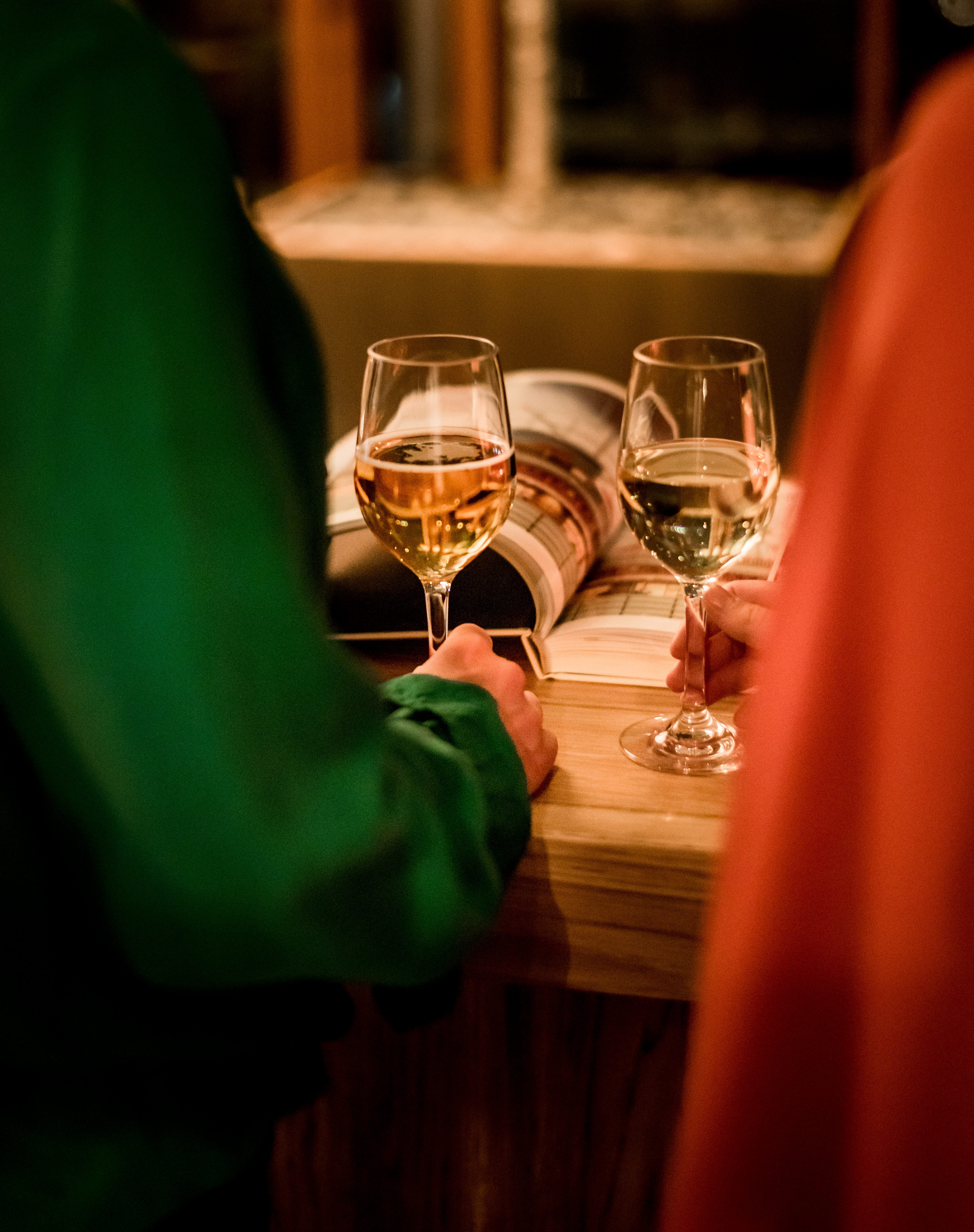 Guests enjoying a glass of wine at Hotell Billingehus