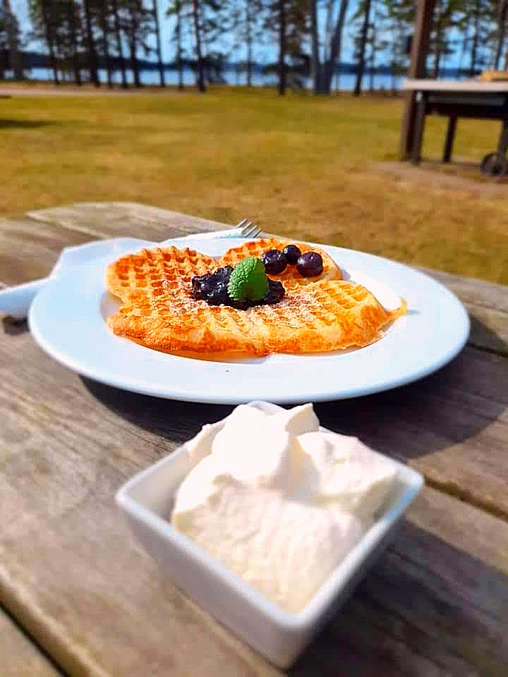 A delicious pastry at Holsljunga Camping & Café