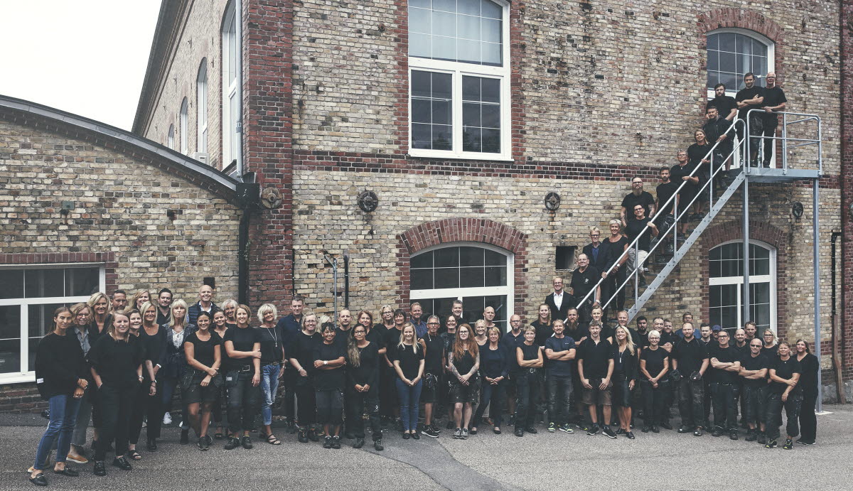 A group photo of the personnel at Kasthall Factory Outlet