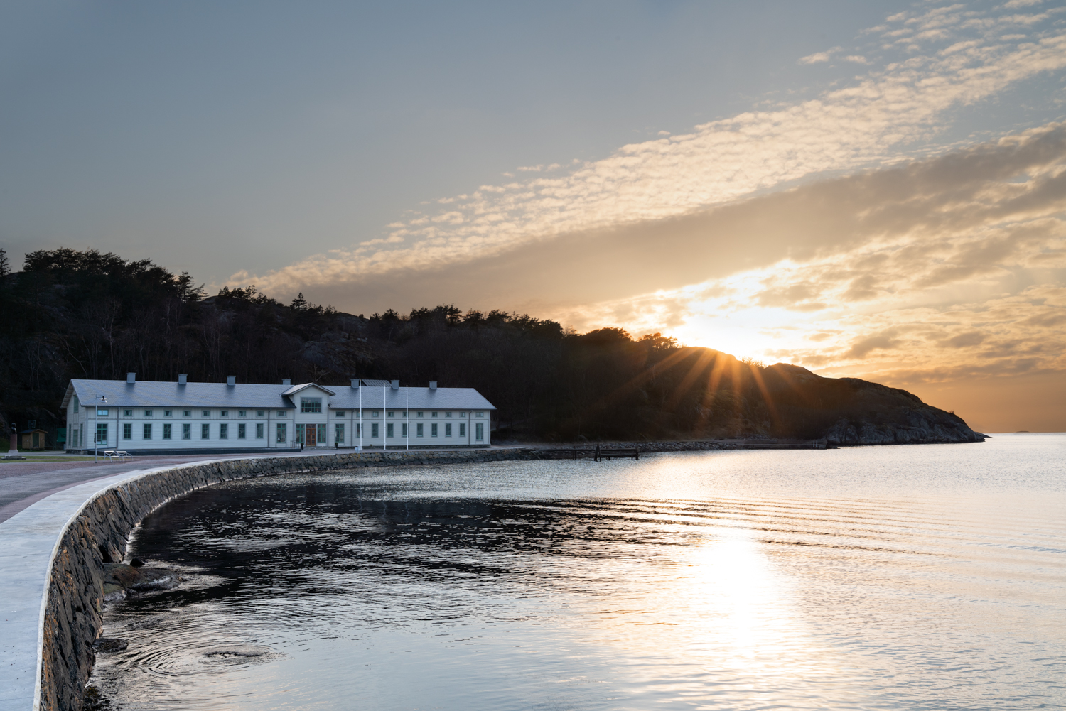 The sun sets over Kurhotellet Marstrand