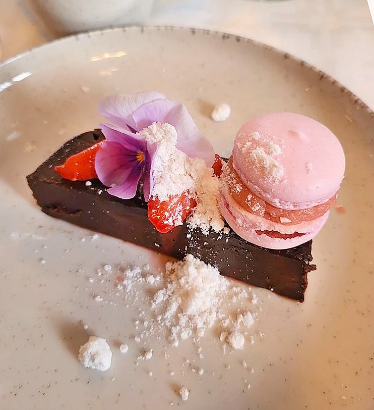 A delicious dessert at Hellekis Kök & Trädgårdscafé
