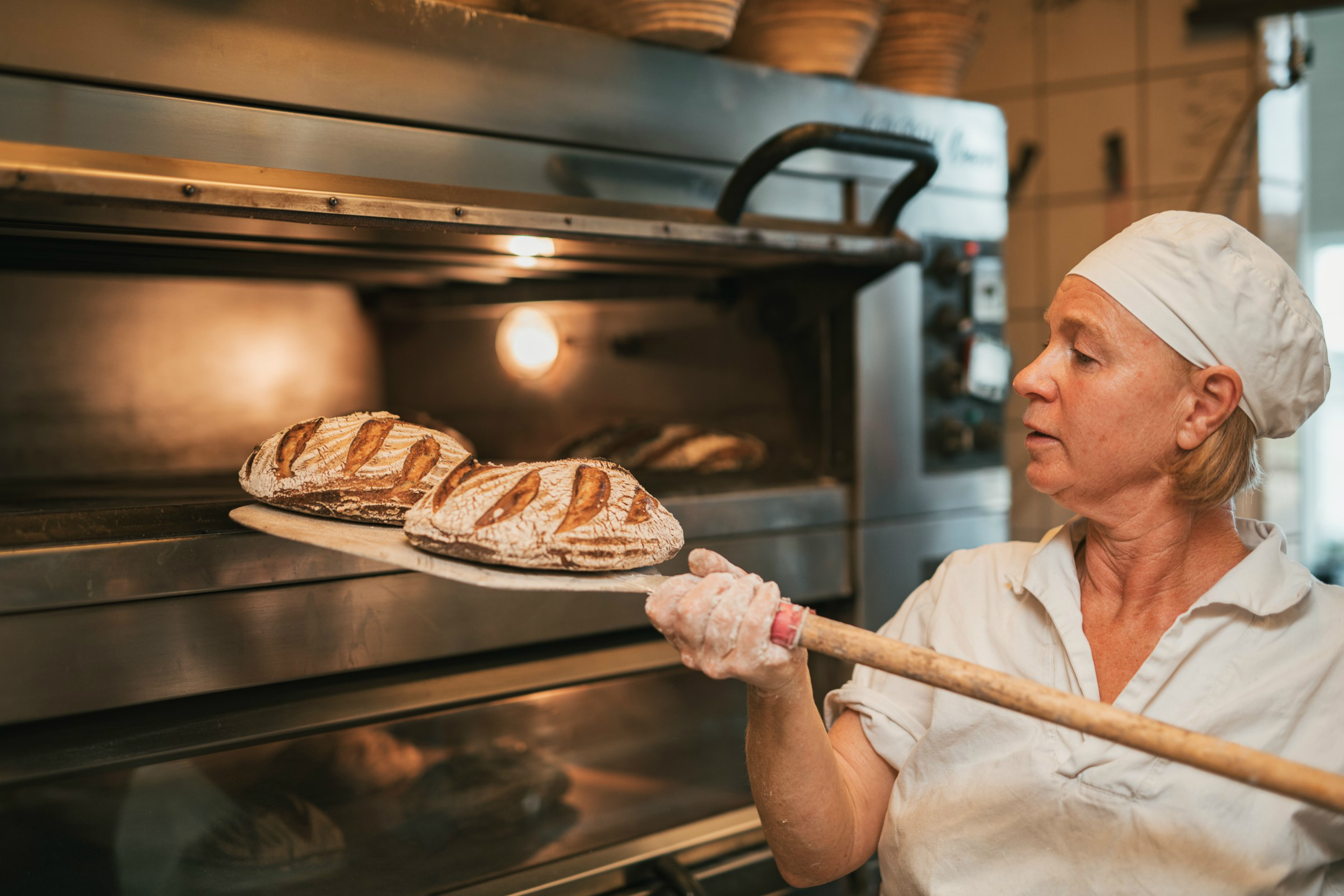 Lotta is baking bread at Lottas bak & form.