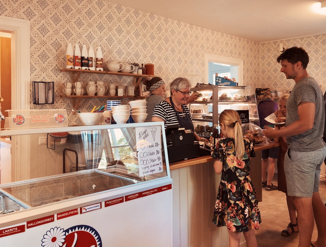 Hajstorps Cafe/Göta Kanal: Danish blog "Mother of Mernee" (Mother of Mernee)