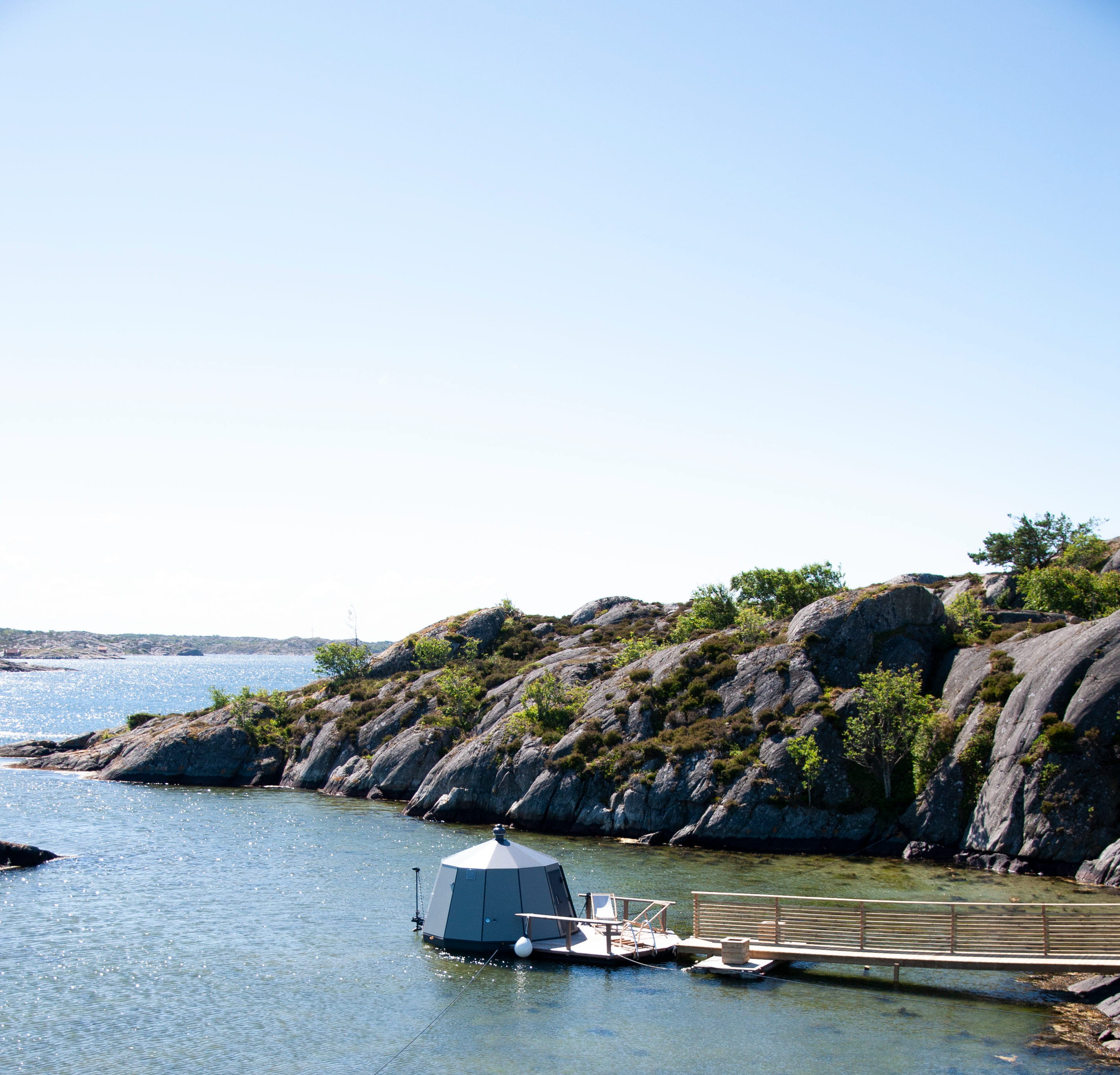 Floating accommodation at a jetty.