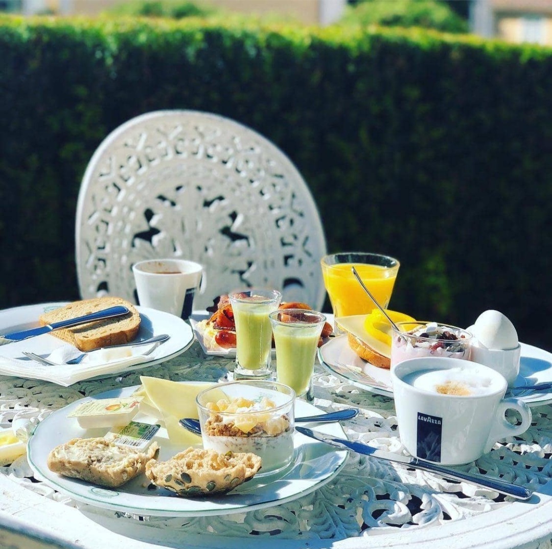 Outdoor breakfast at Ronnums Herrgård