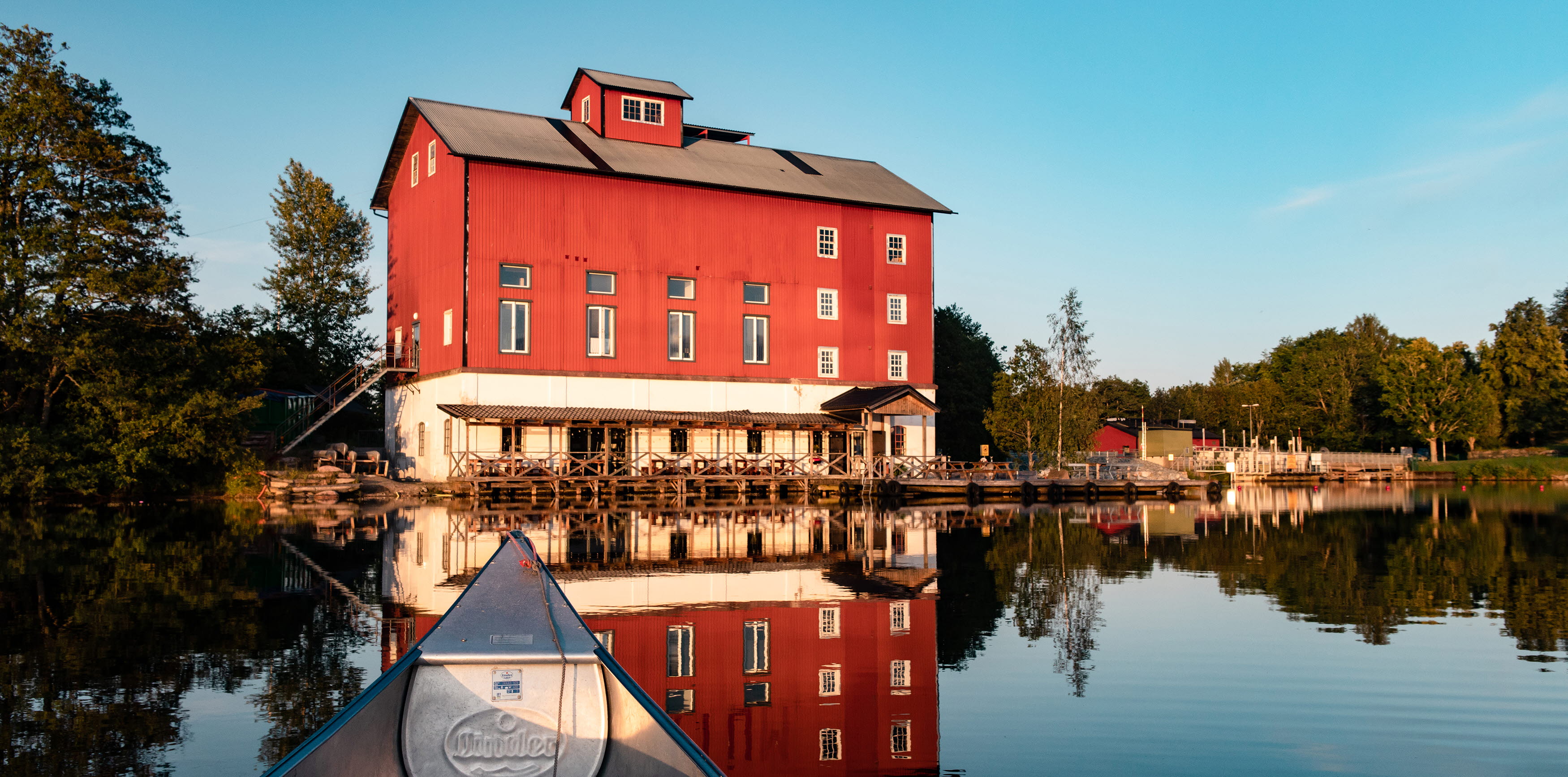 A lakeside view of Upperud 9:9.