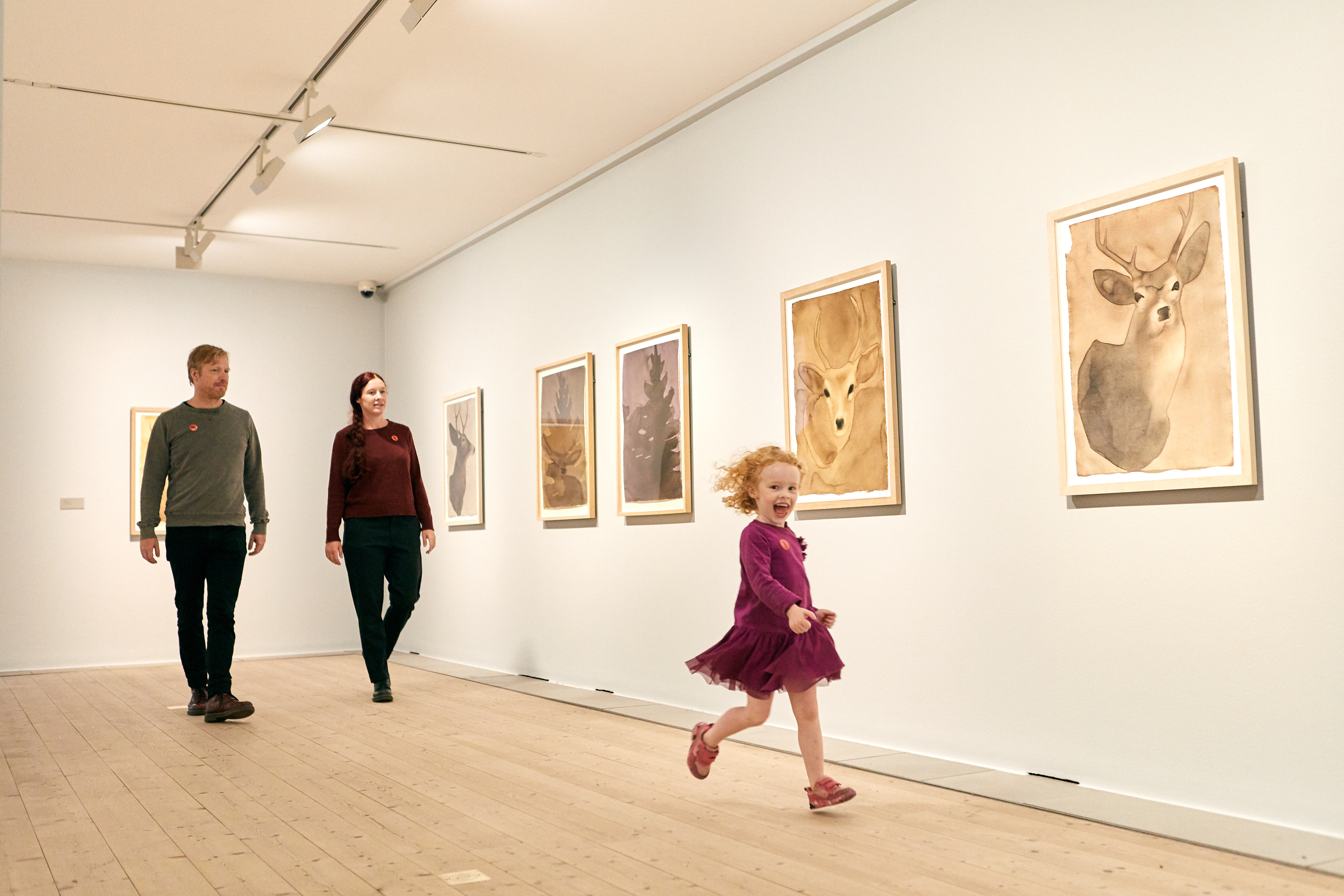 Family visiting Nordic Watercolour Museum in Skärhamn