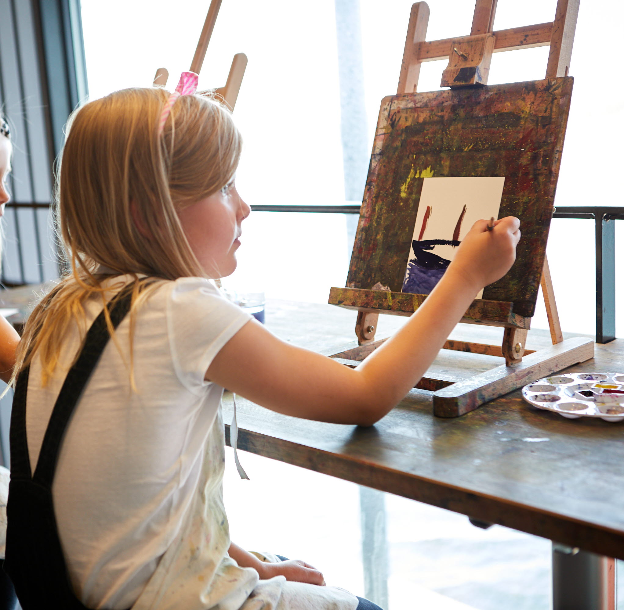 Family visiting Nordic Watercolour Museum in Skärhamn