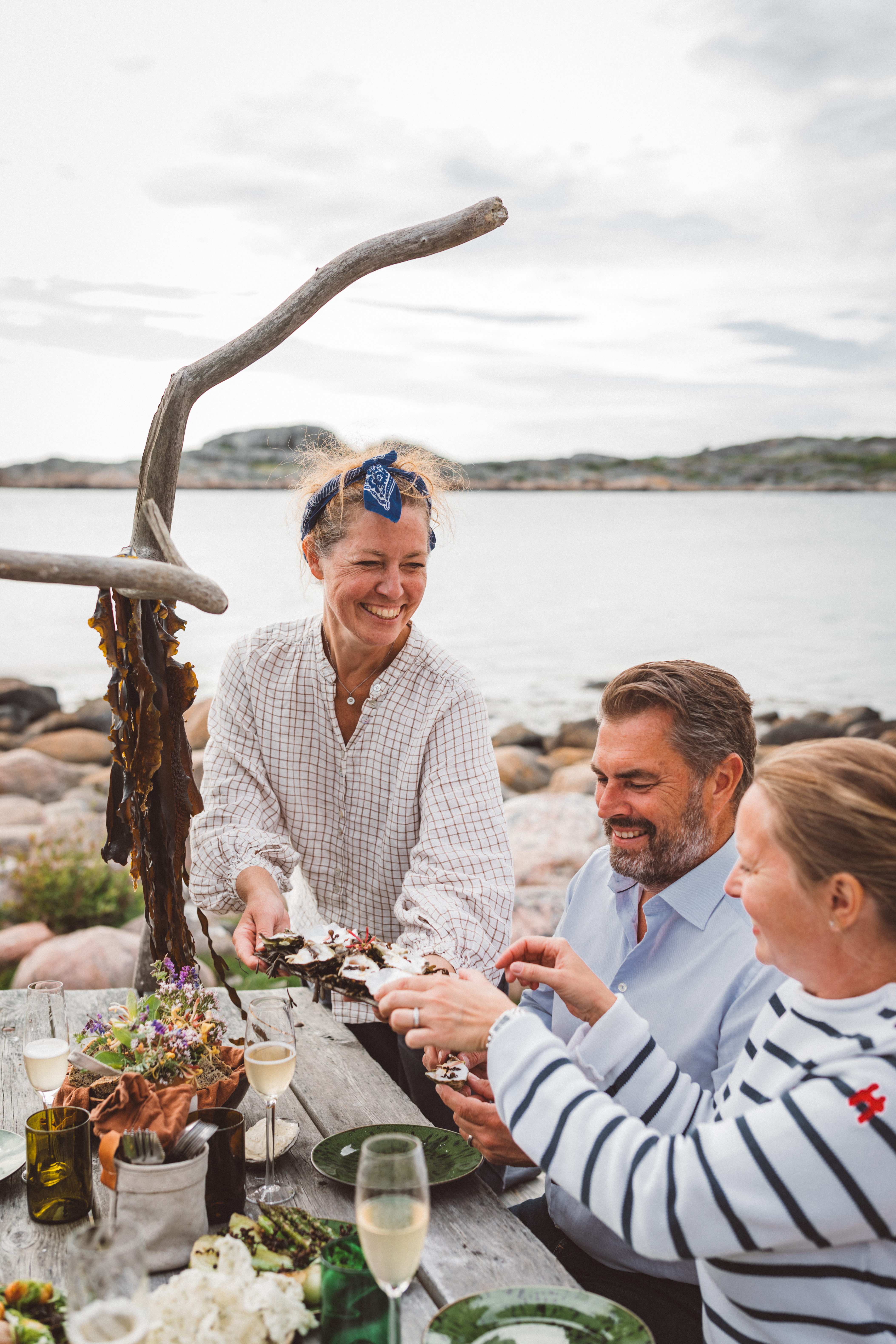 Group of people learning about seaweed.