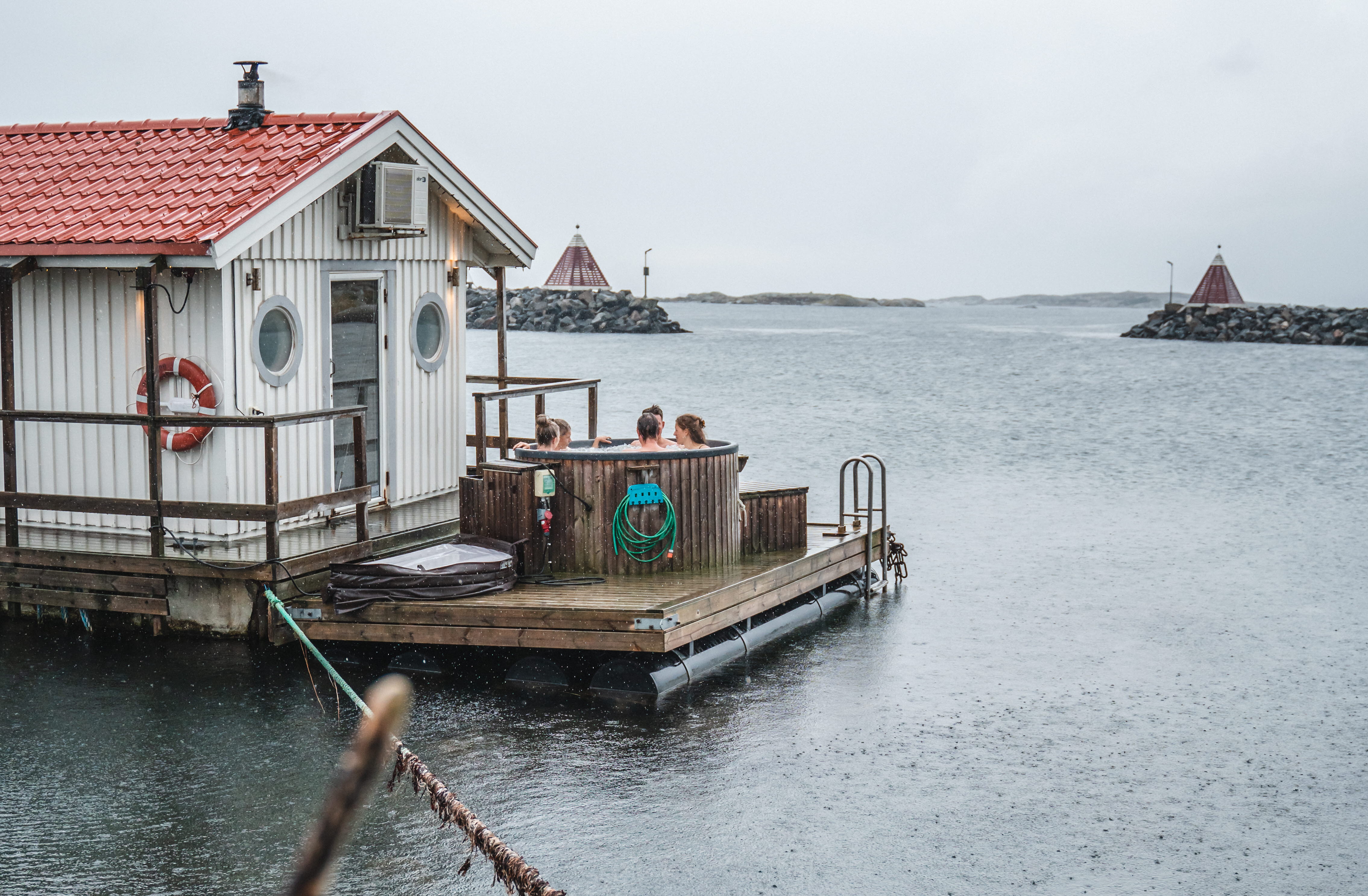 People enjoying Kajkanten Vrångö