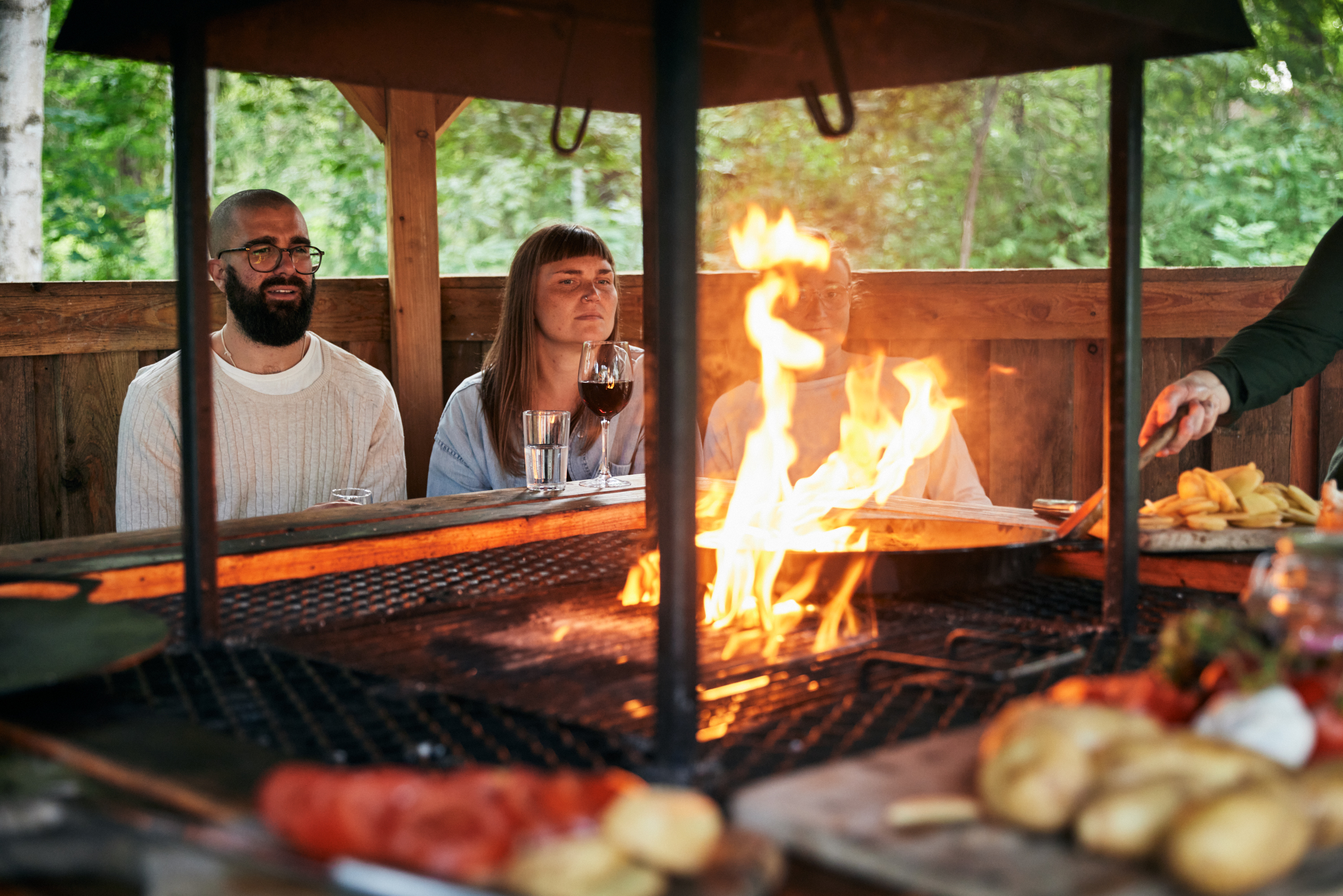 Outdoor cooking at Kroppefjäll B&B