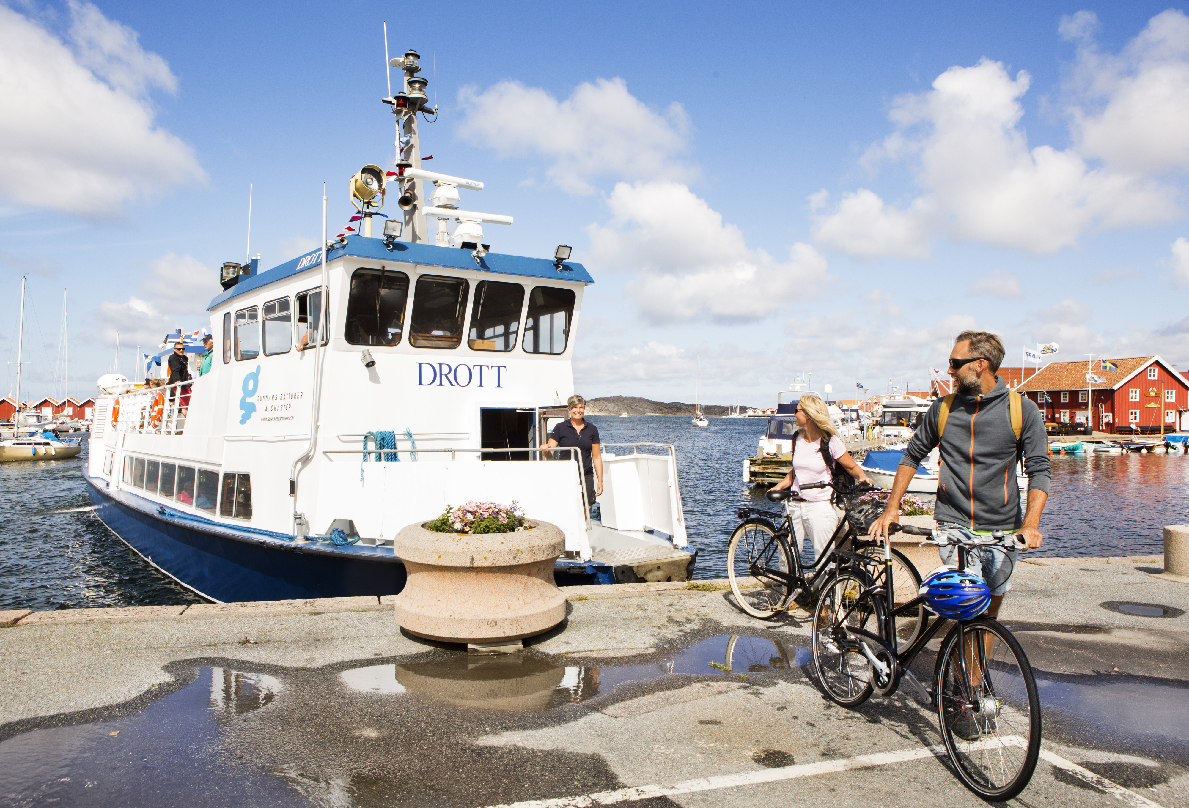 ferry from Skärhamn with passangers