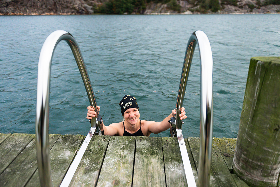 Winter bathing at Nordens Ark
