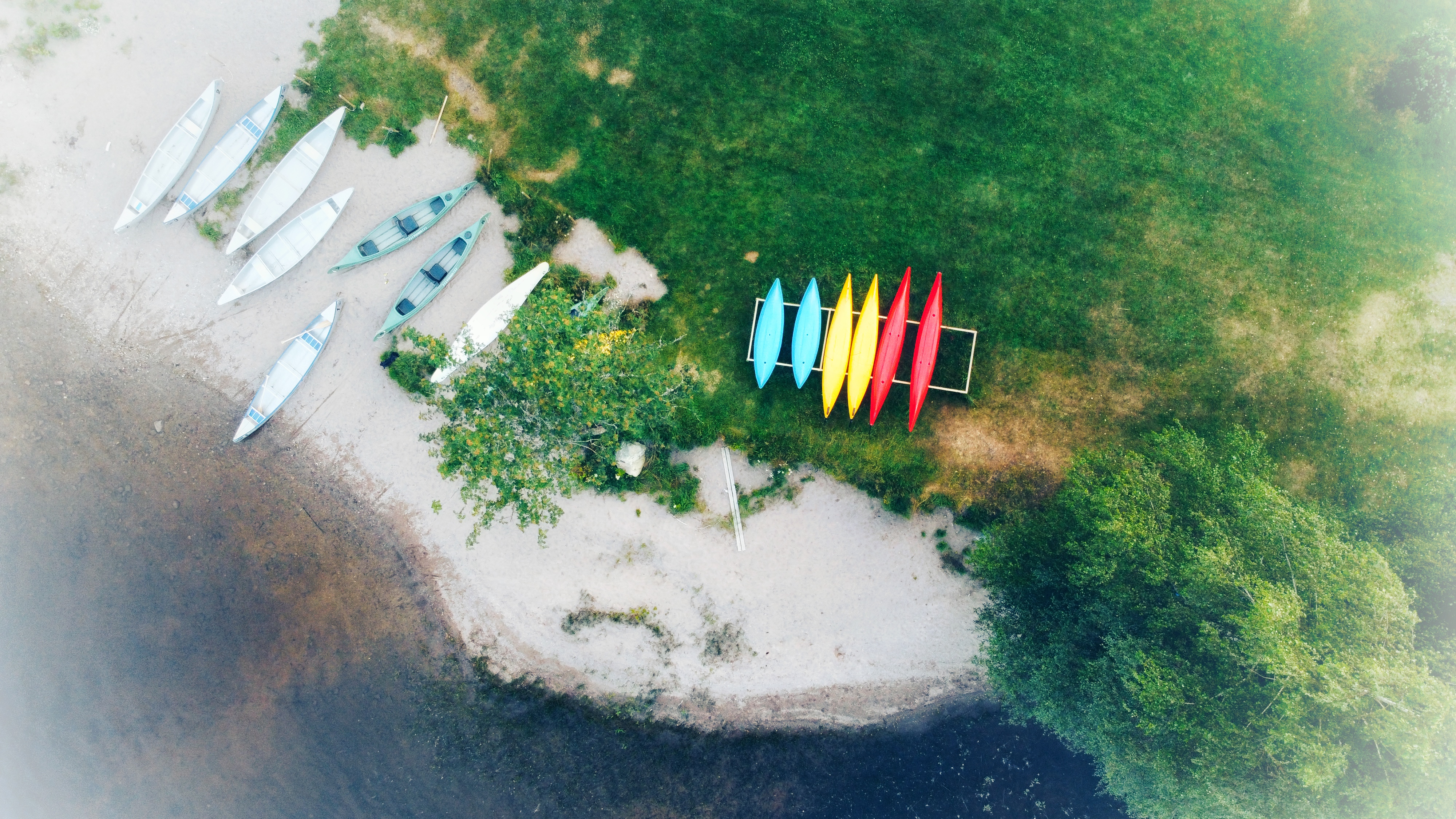 Canoes and kayaks at Ragnerud in Högsäter. 