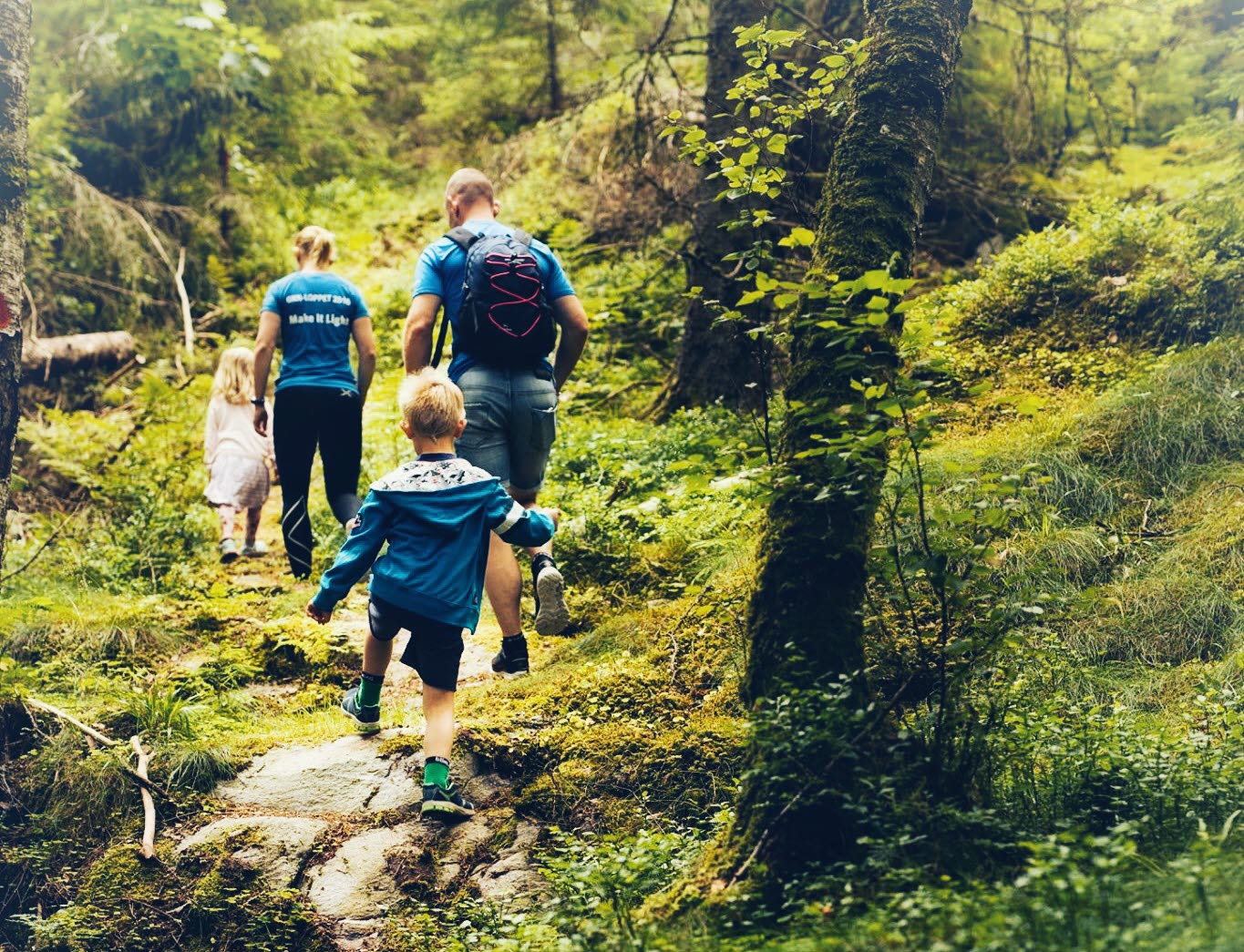 Hike with family at Ragnerud Dalsland.
