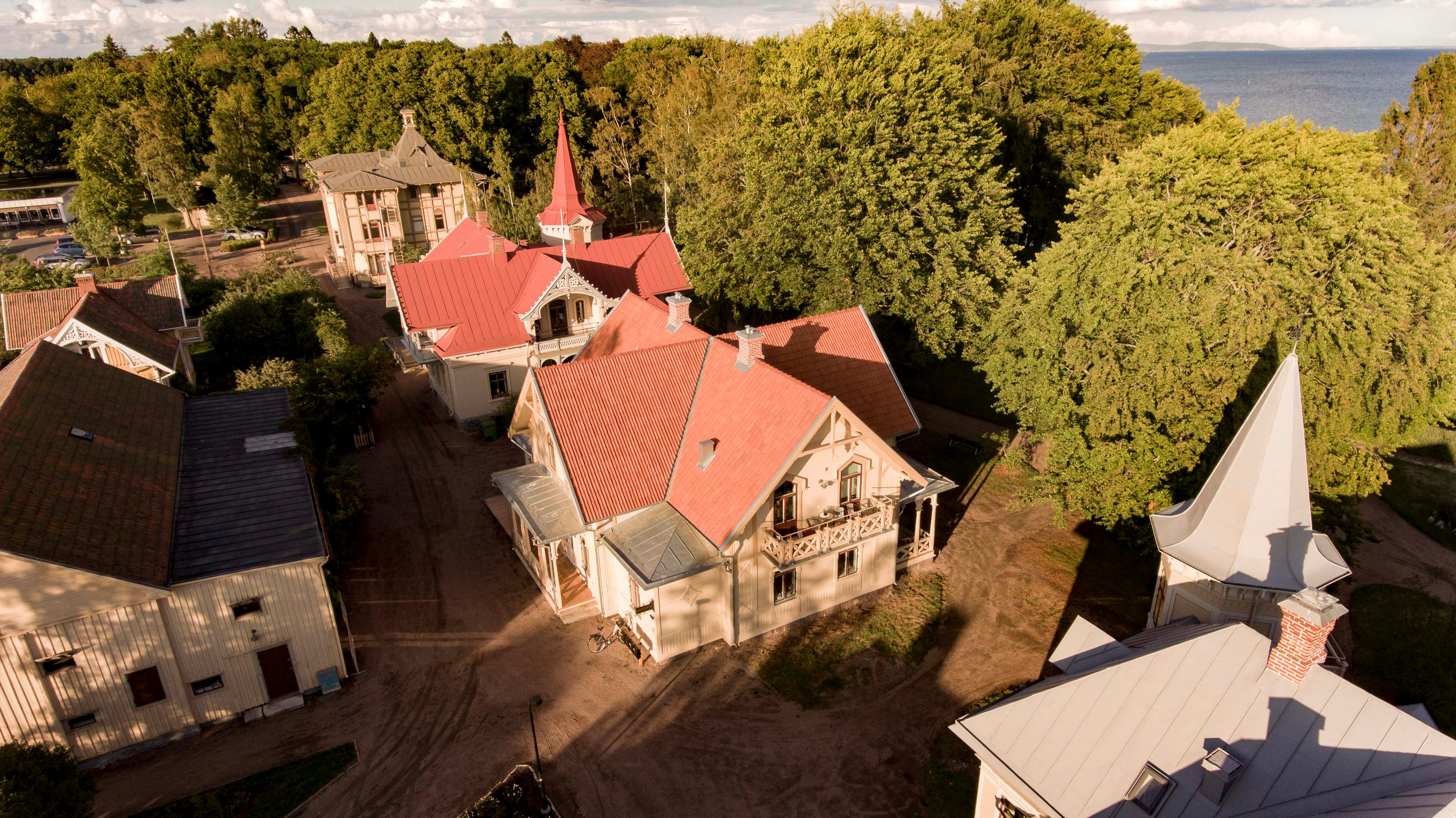 Aerial shot over Hjo Town park. 