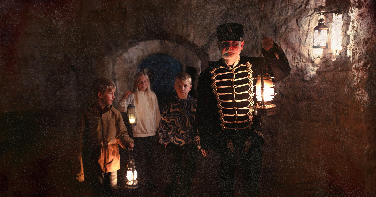 Guided tour with Tim in the corridors beneath Karlsborg Fortress.