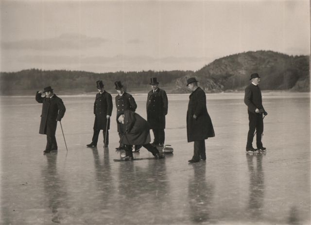 Curling on Byfjorden 