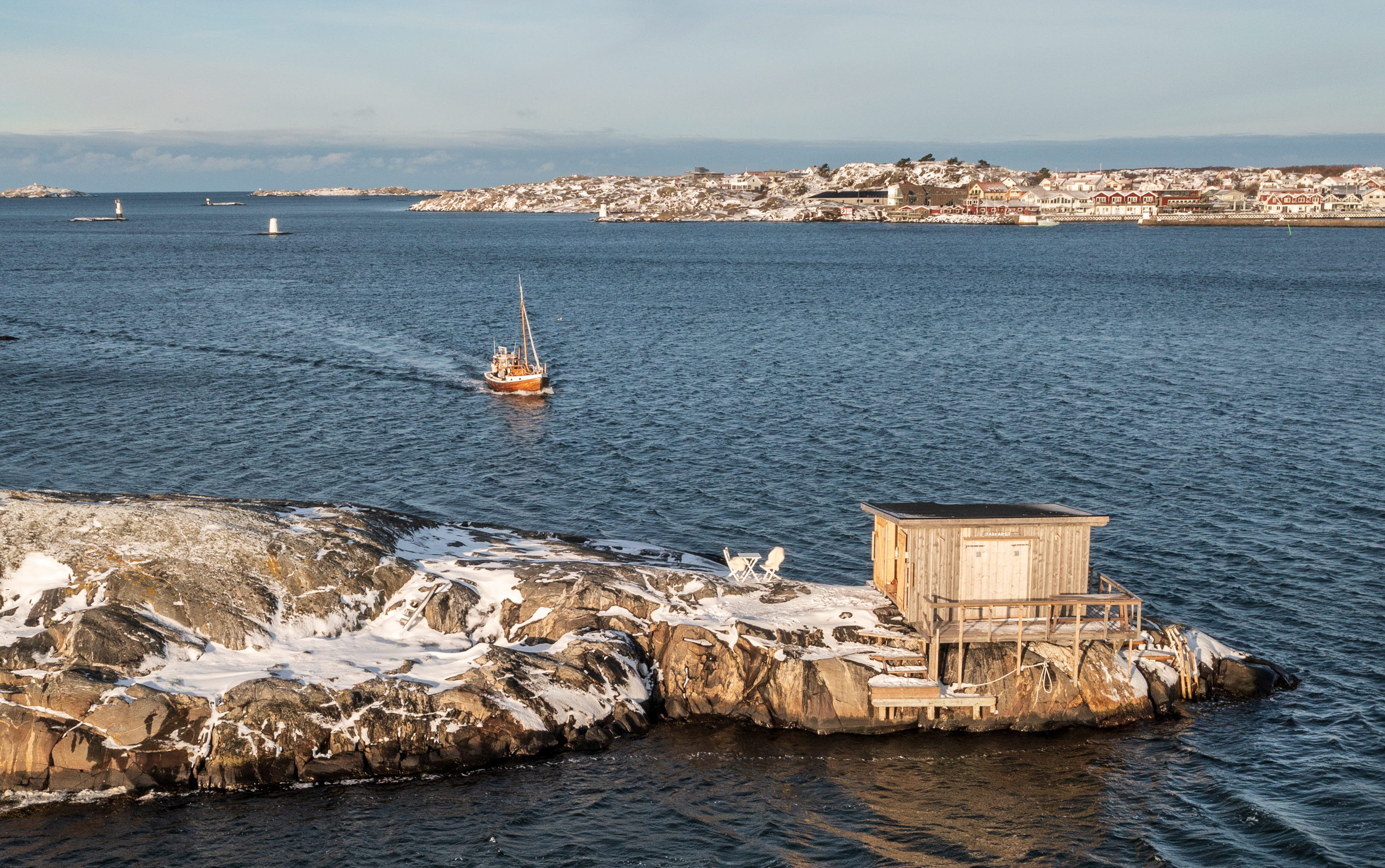 winter boattrips in the gothenburg archipelago