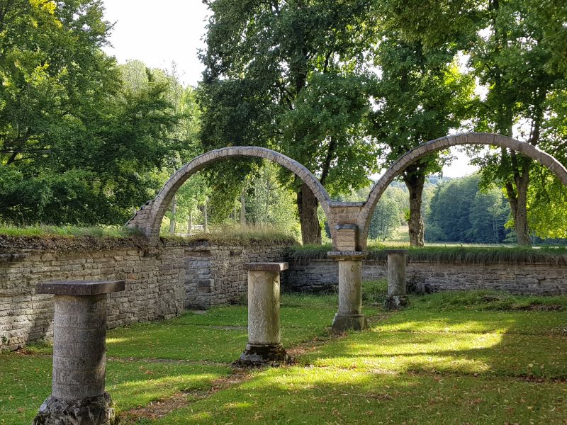 Varnhems klosterruin