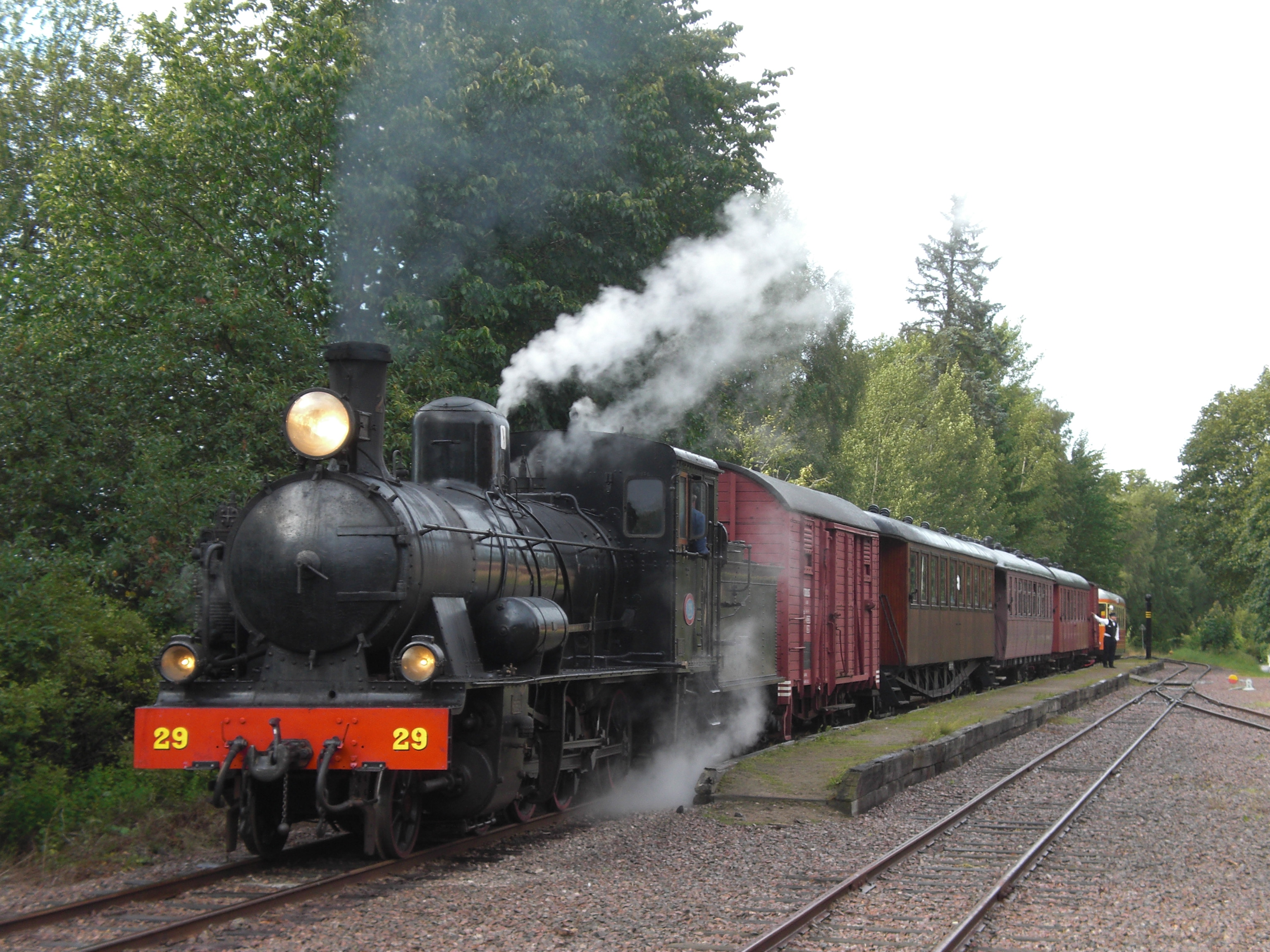 A train on a railway between Skara and Lundsbrunn